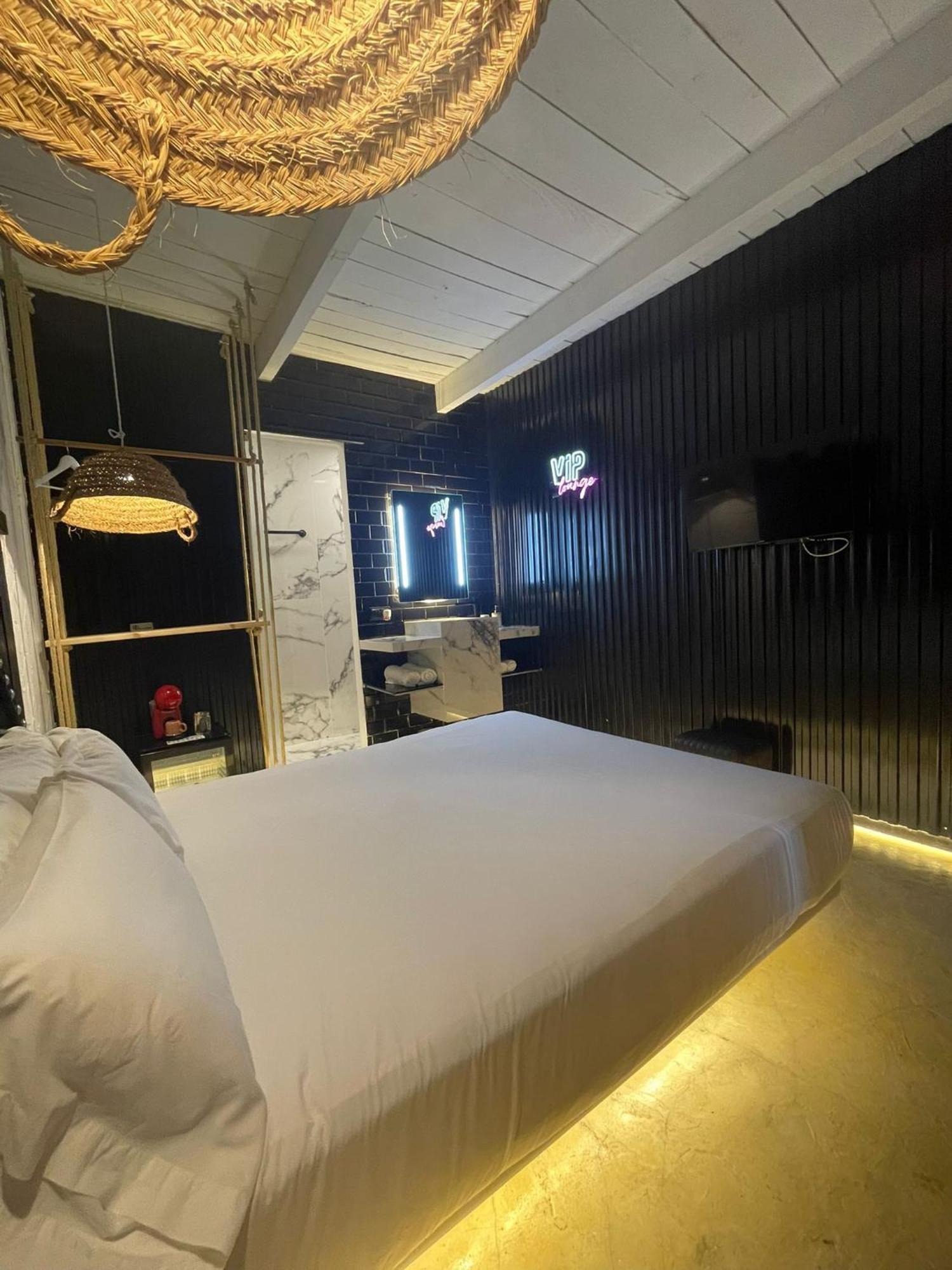 Paiise Hotels Sant Francesc de s'Estany Екстериор снимка